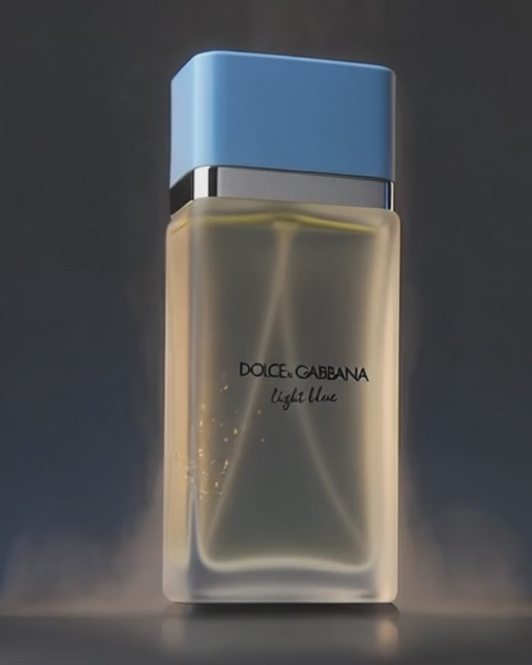 Dolce & Gabbana Light Blue Damen Eau de Toilette EDT Spray mit blauem Deckel in eleganter Glasflasche, luxuriöser Sommerduft für Frauen.